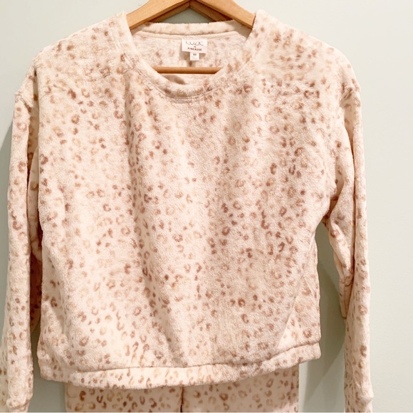 NWT Cozie by Pink Rose White Leopard Faux Fur Pajama Lounge Set XS PJs - Picture 2 of 11